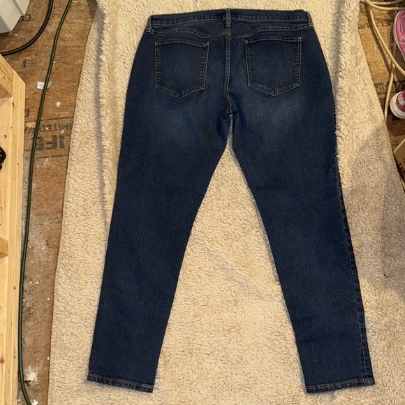 Women's Old Navy Jeans - Picture 2 of 4